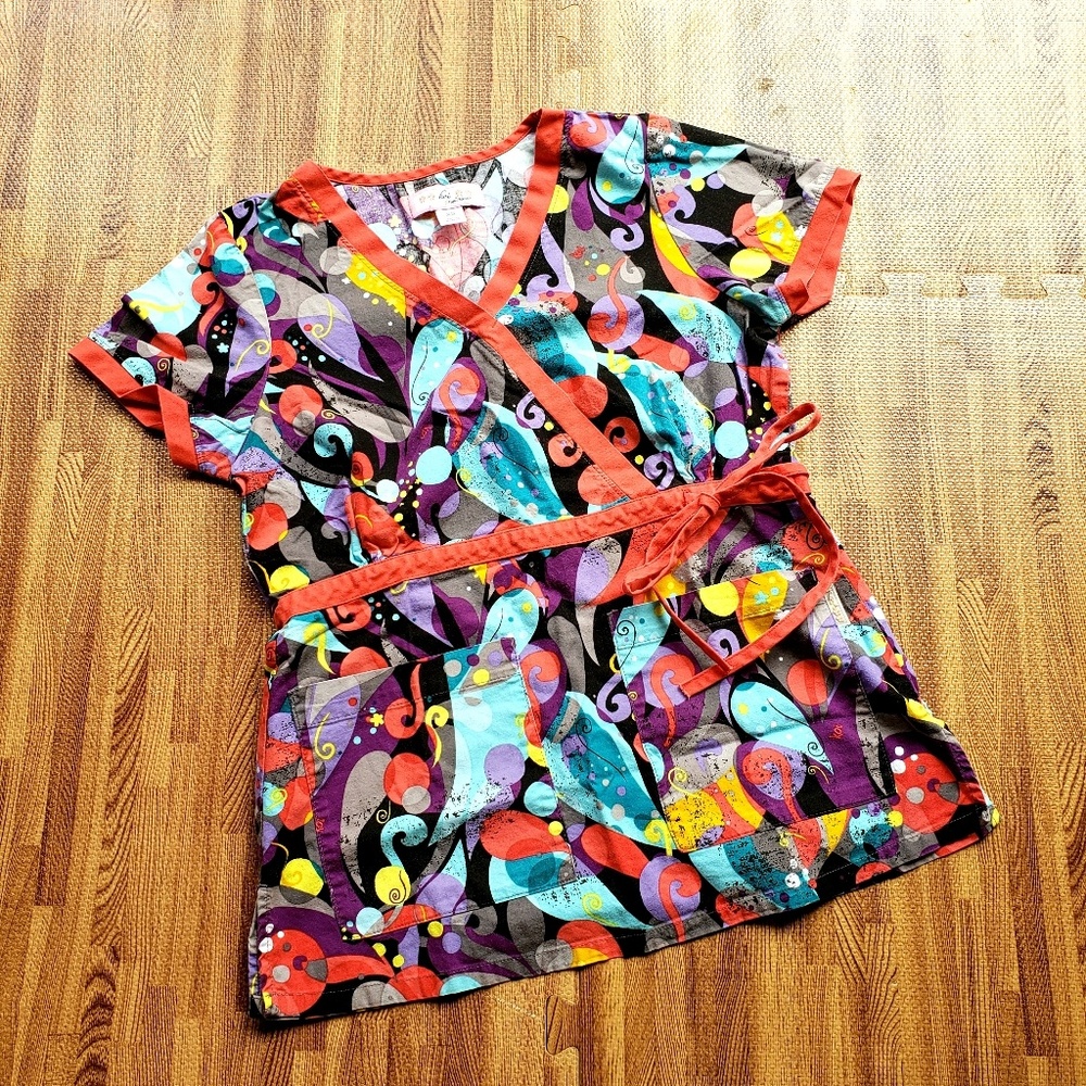 Xs KOI Scrub Top